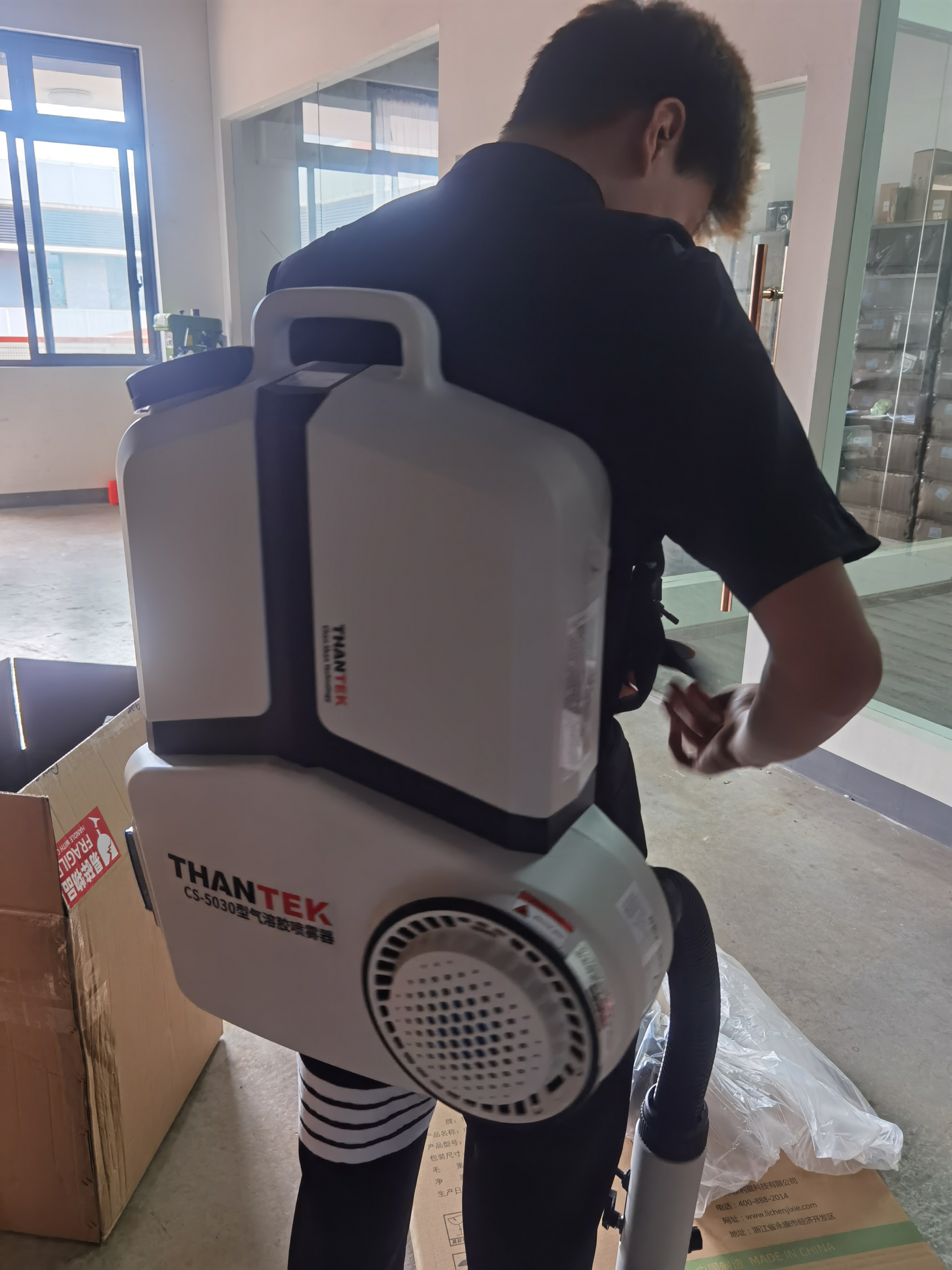 �����������F������